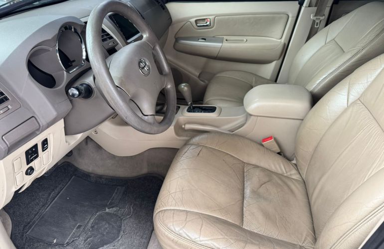 Toyota Hilux SW4 SRV 4x4 3.0 Turbo  (aut) - Foto #5