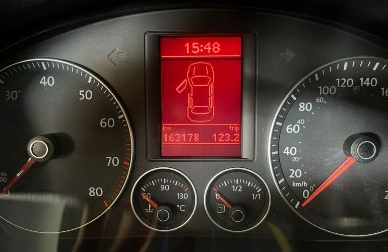 Volkswagen Jetta 2.5 I 20v 170cv - Foto #9