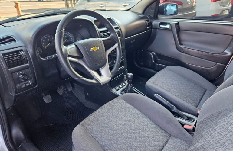 Chevrolet Astra Hatch Advantage 2.0 (Flex) - Foto #2