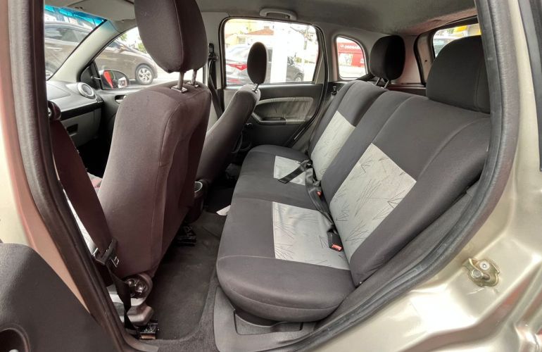 Ford Fiesta 1.0 Rocam Hatch 8v - Foto #8