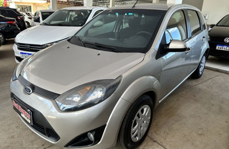Ford Fiesta Hatch 1.6 (Flex) - Foto #1