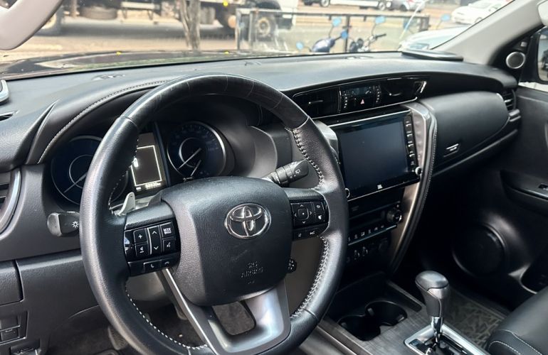 Toyota SW4 2.8 TDI SRX 7L 4x4 - Foto #8