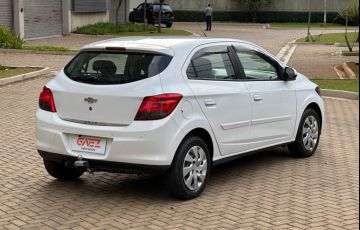 Chevrolet Onix 1.4 MPFi LT 8v - Foto #3
