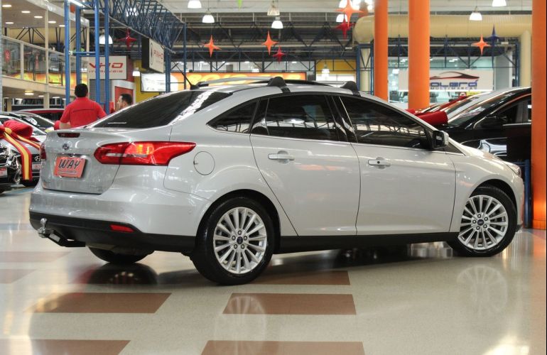 Ford Focus 2.0 Titanium 16v - Foto #2
