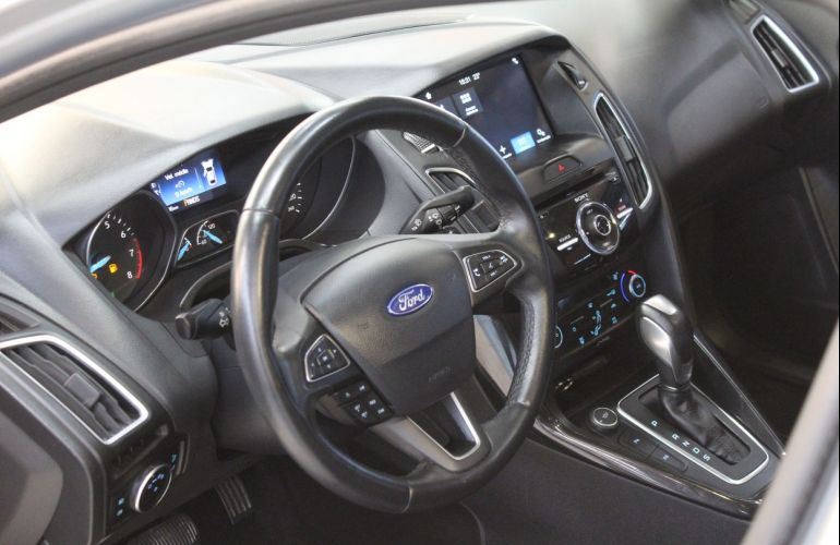 Ford Focus 2.0 Titanium 16v - Foto #4