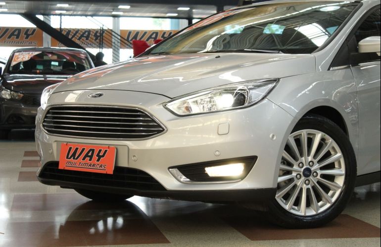 Ford Focus 2.0 Titanium 16v - Foto #6