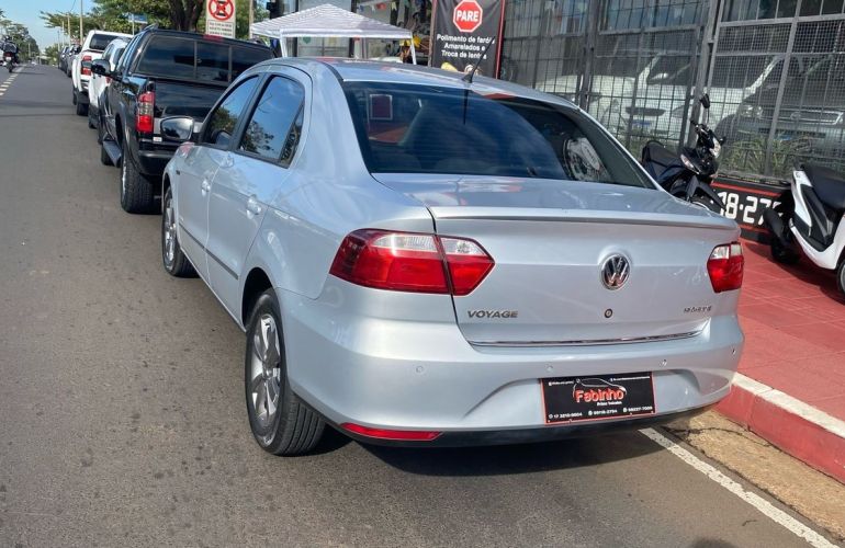 Volkswagen Voyage 1.6 Mi Highline 8v - Foto #5