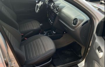 Volkswagen Voyage 1.6 Mi Highline 8v - Foto #9