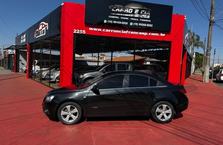 Chevrolet Cruze 1.8 LT 16V Sedan - Foto #1