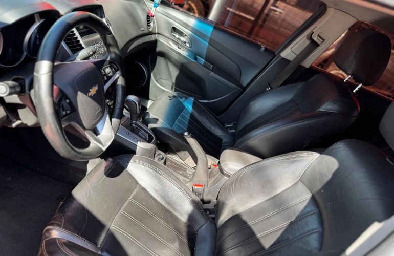 Chevrolet Cruze 1.8 LT 16V Sedan - Foto #3