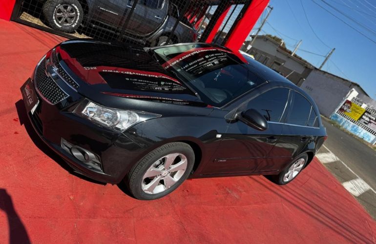 Chevrolet Cruze 1.8 LT 16V Sedan - Foto #4