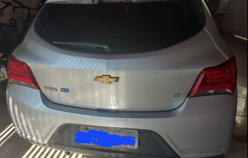 Chevrolet Onix 1.0 LT SPE/4 - Foto #3