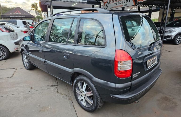 Chevrolet Zafira Elegance 2.0 (Flex) - Foto #10