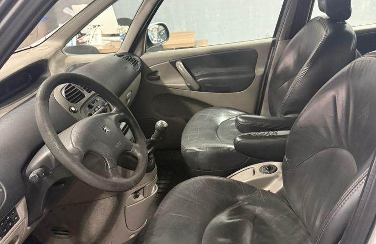 Citroën Xsara Picasso GX 2.0 16V - Foto #4