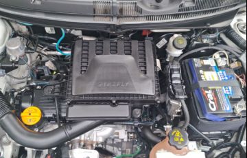 Fiat Cronos 1.3 Drive (Aut) - Foto #8