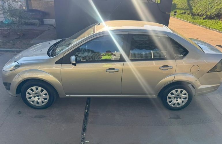Ford Fiesta 1.6 Rocam SE 8v - Foto #5