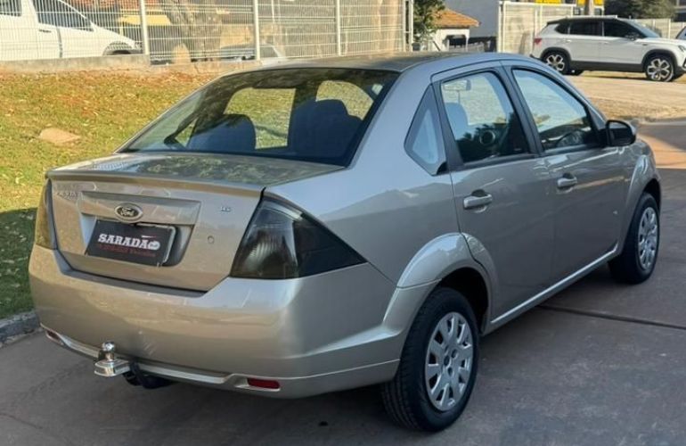 Ford Fiesta 1.6 Rocam SE 8v - Foto #7