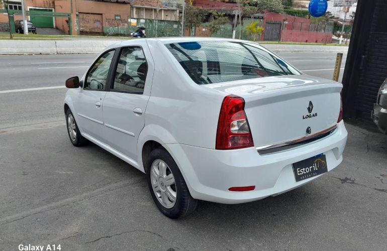 Renault Logan 1.6 Expression 8v - Foto #3