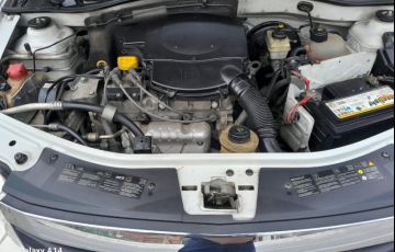 Renault Logan 1.6 Expression 8v - Foto #5