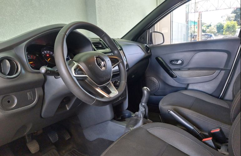 Renault Logan 1.0 Zen - Foto #2