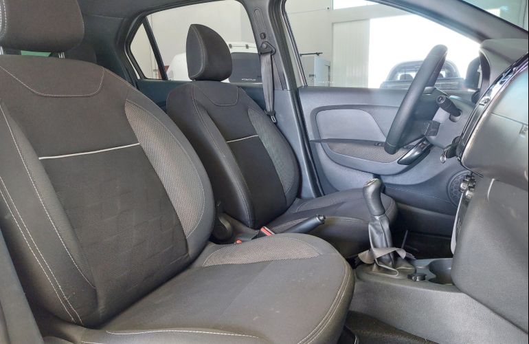 Renault Logan 1.0 Zen - Foto #5