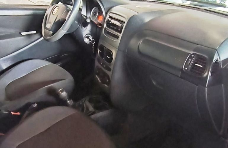 Fiat Idea 1.4 MPi Attractive 8v - Foto #9