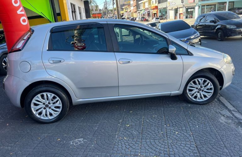 Fiat Punto 1.6 Essence 16v - Foto #4