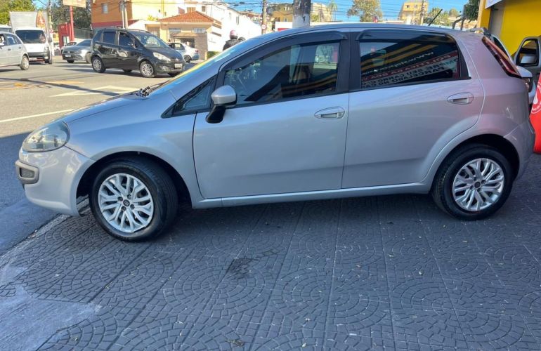 Fiat Punto 1.6 Essence 16v - Foto #5