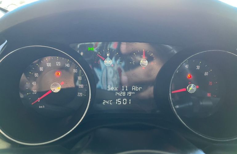 Fiat Punto 1.6 Essence 16v - Foto #9