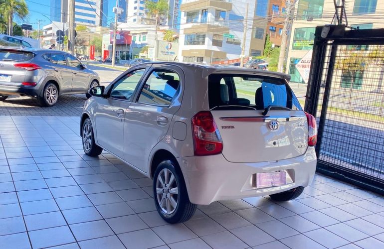 Toyota Etios 1.5 Xls 16v - Foto #9