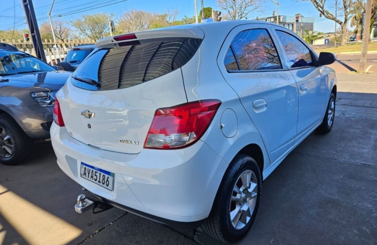 Chevrolet Onix 1.0 LT - Foto #8