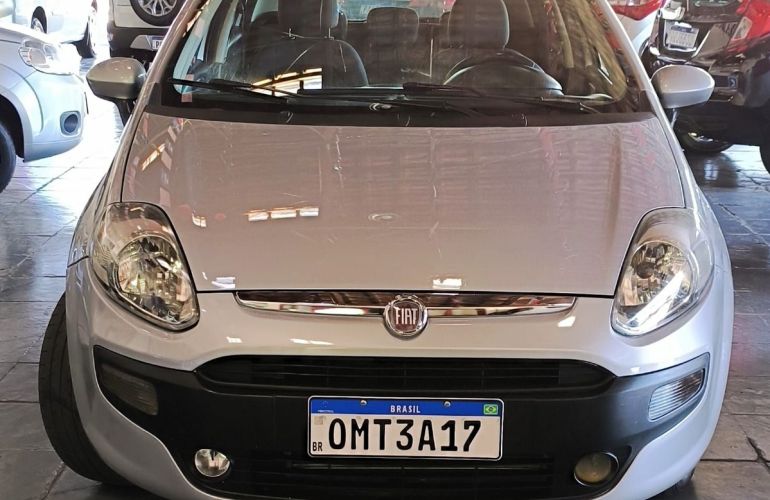 Fiat Punto 1.4 Attractive Italia 8v - Foto #2