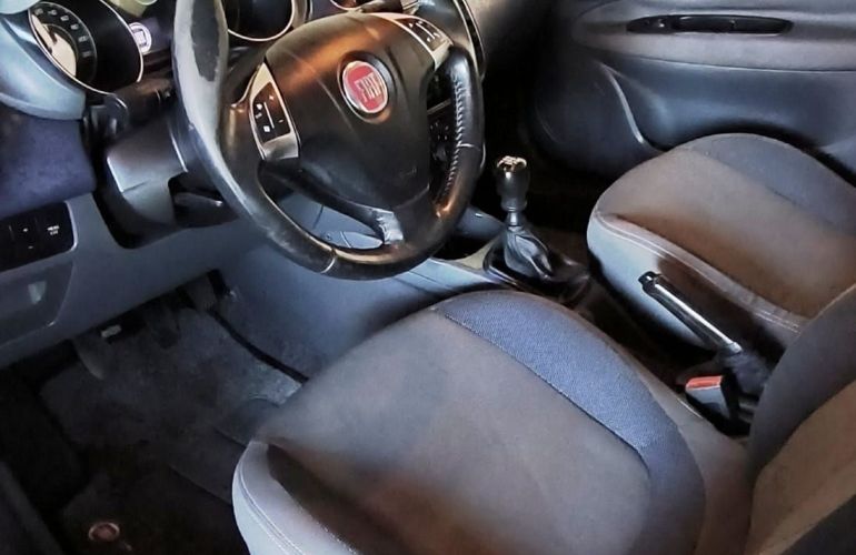 Fiat Punto 1.4 Attractive Italia 8v - Foto #9