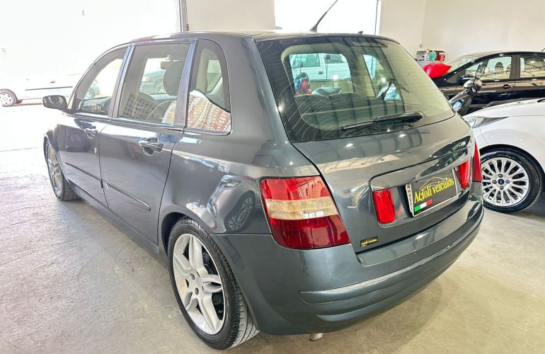 Fiat Stilo 1.8 MPi 8V Gasolina 4p Manual - Foto #6