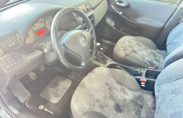Fiat Stilo 1.8 MPi 8V Gasolina 4p Manual - Foto #7