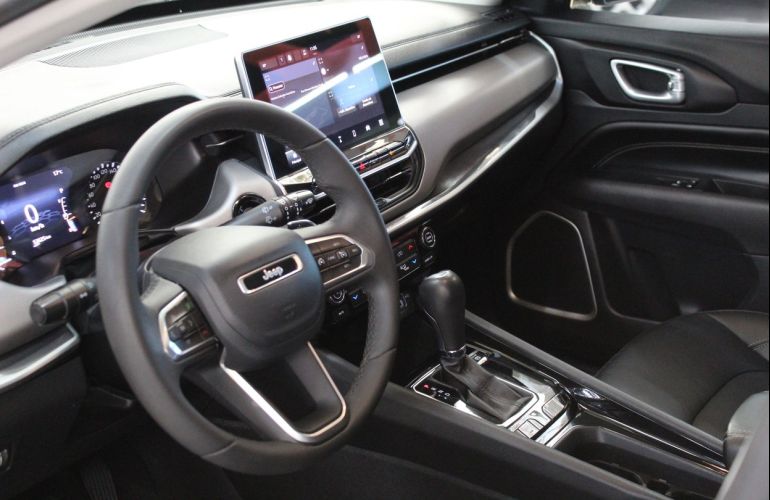 Jeep Compass 1.3 T270 Turbo Longitude At6 - Foto #3