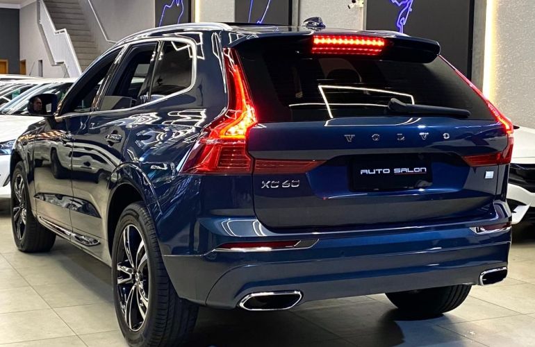 Volvo XC60 2.0 T8 Momentum AWD - Foto #4