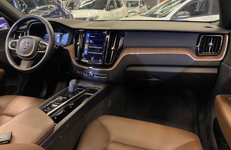 Volvo XC60 2.0 T8 Momentum AWD - Foto #8