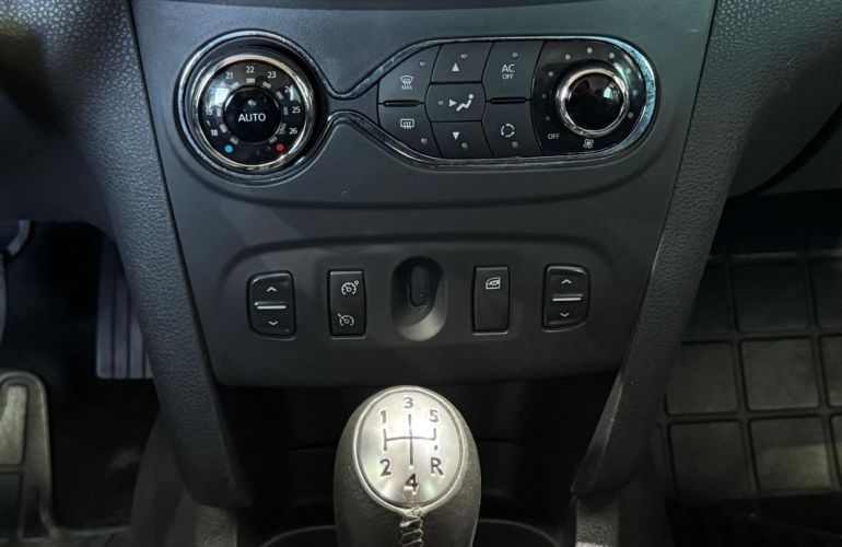 Renault Sandero 1.6 Dynamique 8v - Foto #10