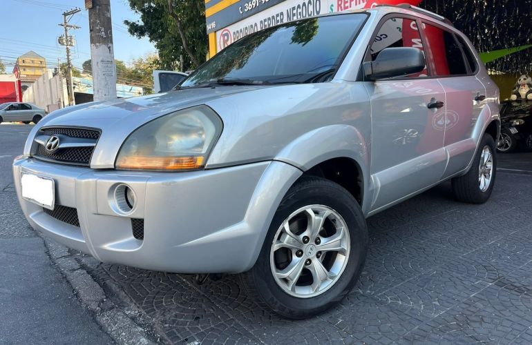 Hyundai Tucson 2.0 GL 2WD 16v - Foto #2