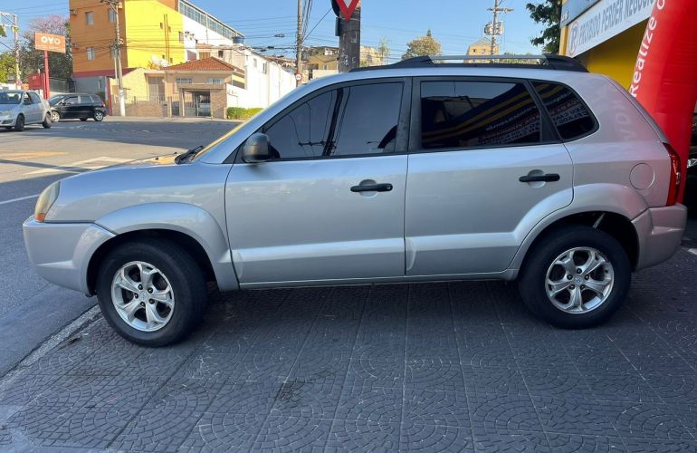 Hyundai Tucson 2.0 GL 2WD 16v - Foto #4