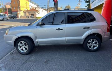 Hyundai Tucson 2.0 GL 2WD 16v - Foto #4