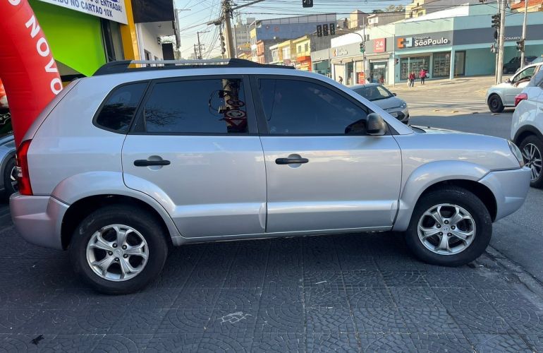 Hyundai Tucson 2.0 GL 2WD 16v - Foto #5