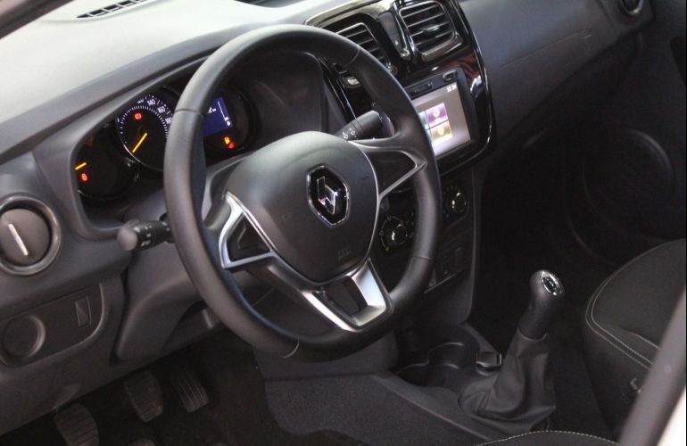 Renault Logan 1.0 12v Sce Zen - Foto #3