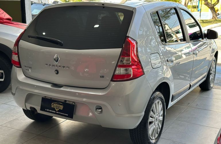 Renault Sandero 1.6 Privilege 8v - Foto #6