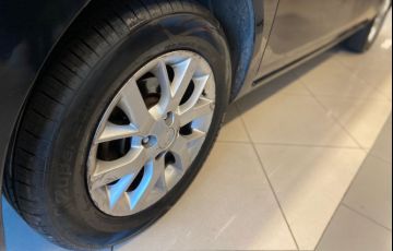 Nissan Versa 1.6 16V Flex SV 4p Xtronic - Foto #7