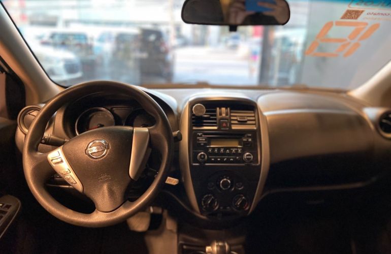 Nissan Versa 1.6 16V Flex SV 4p Xtronic - Foto #9