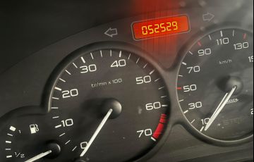 Peugeot 206 Hatch. Presence 1.4 8V (flex) - Foto #2