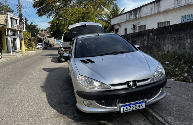 Peugeot 206 Hatch. Presence 1.4 8V (flex) - Foto #5