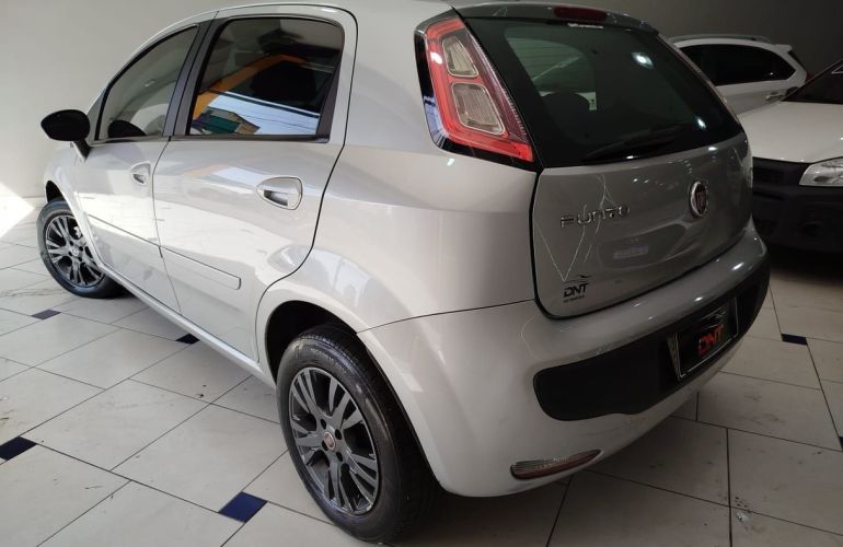 Fiat Punto 1.4 Attractive 8v - Foto #6